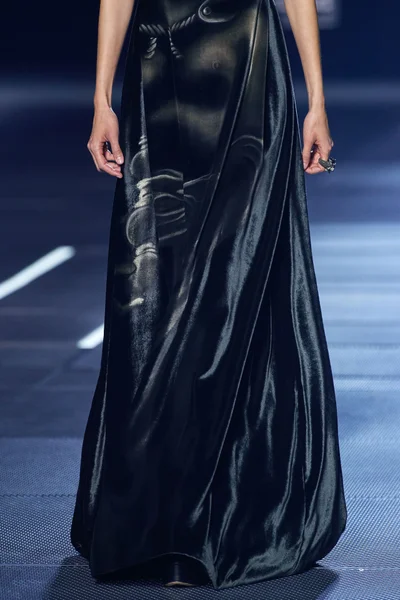 Look 28